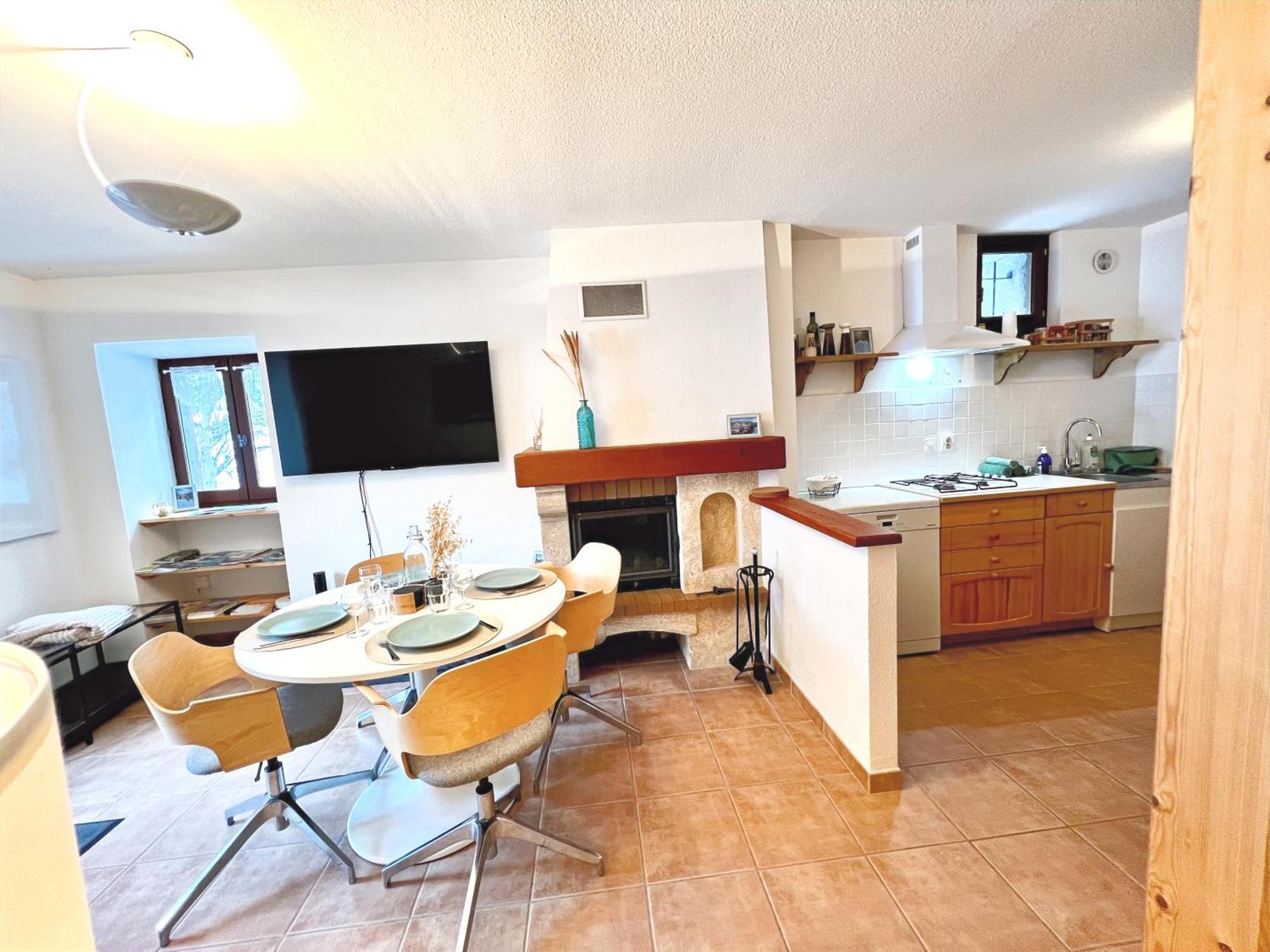 Charmante Maison De Montagne Briançon Exteriör bild