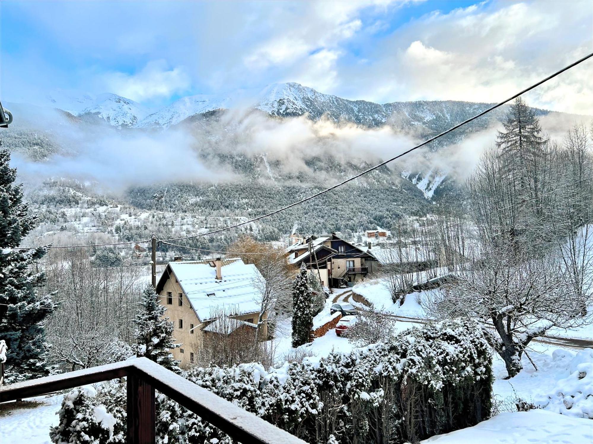 Charmante Maison De Montagne Briançon Exteriör bild