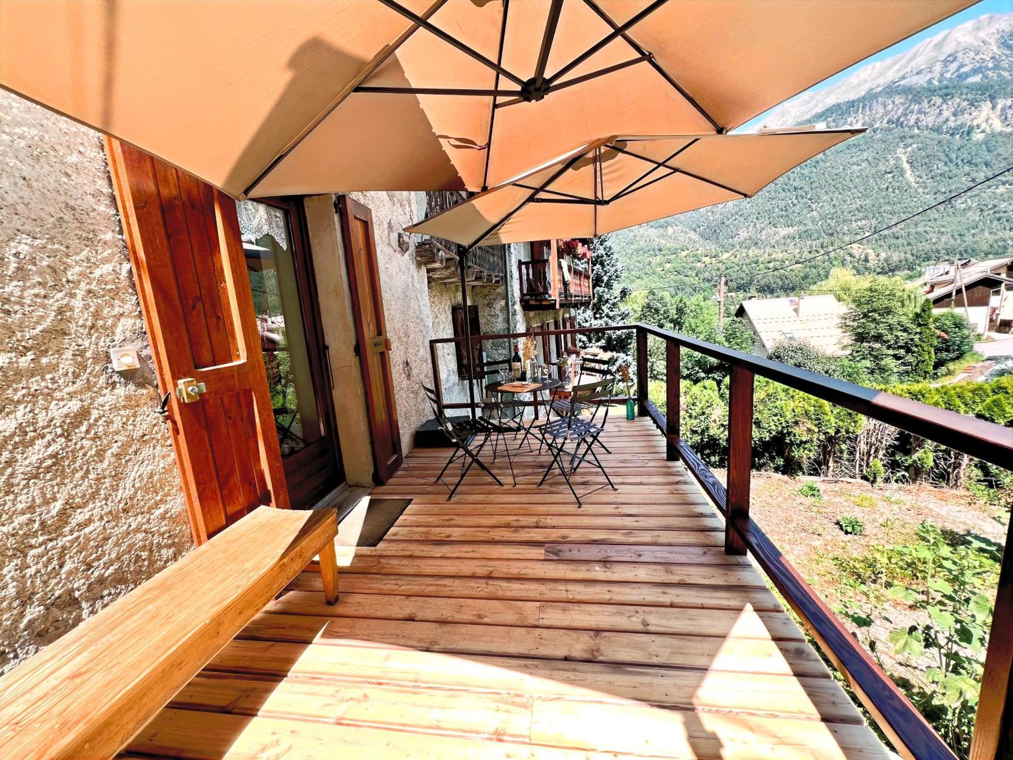 Charmante Maison De Montagne Briançon Exteriör bild