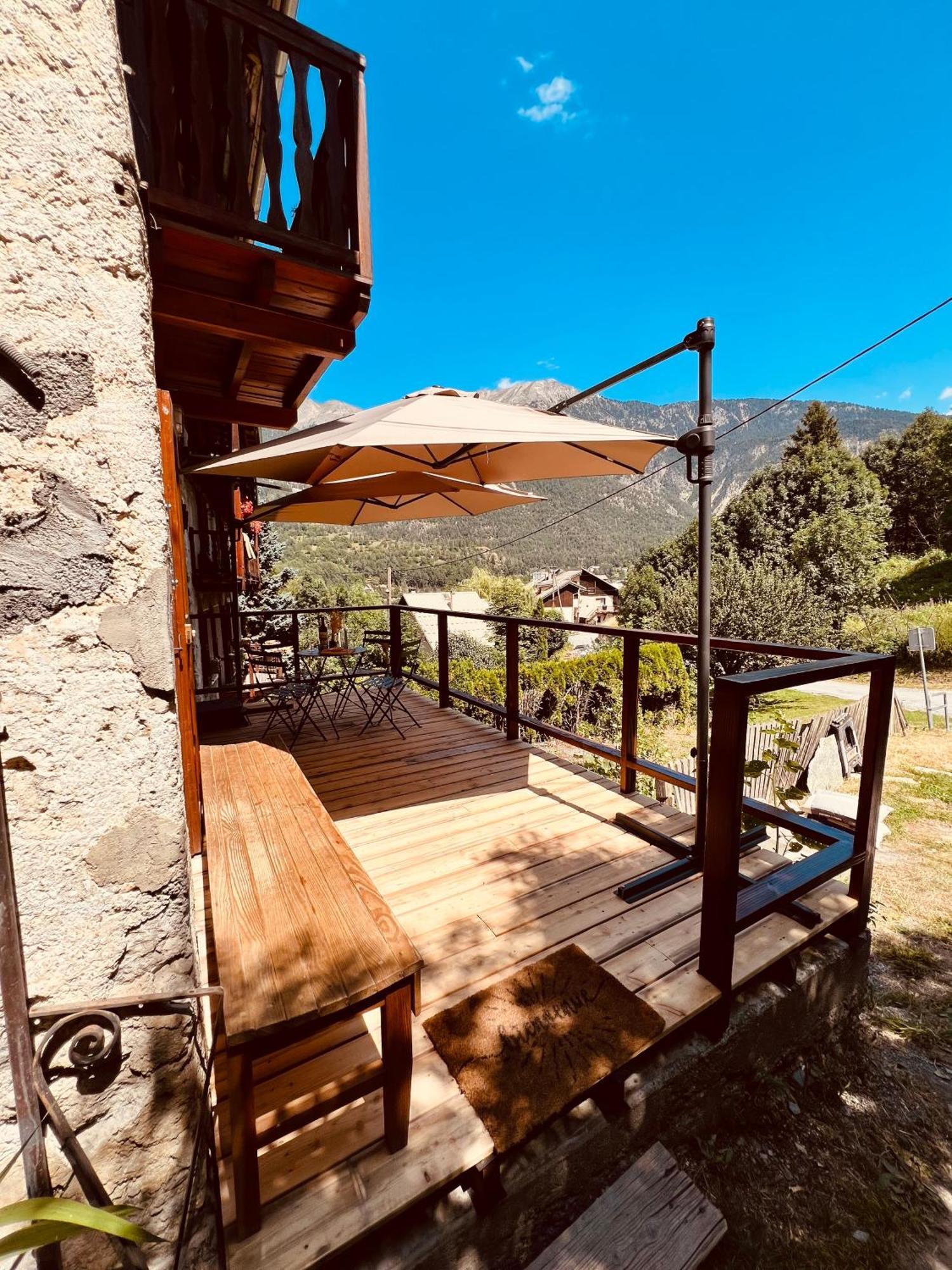 Charmante Maison De Montagne Briançon Exteriör bild