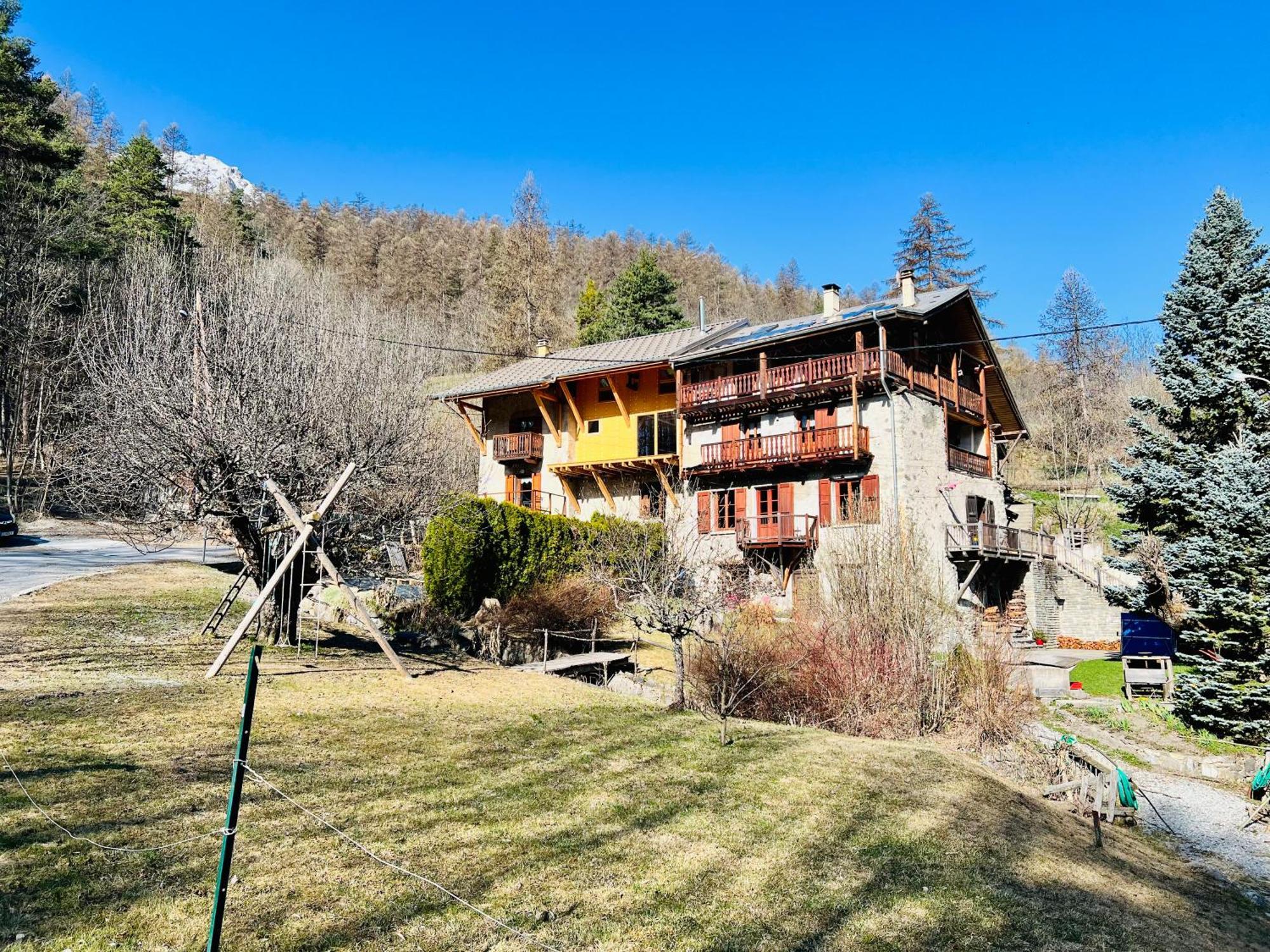 Charmante Maison De Montagne Briançon Exteriör bild